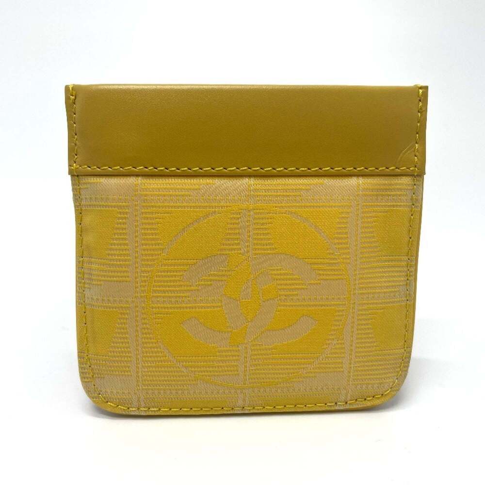 CHANEL Authentic Yellow Leather Logo Wallet - Picture 2 of 9